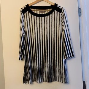 Chico’s. Elegant top. Easywear by Chico’s